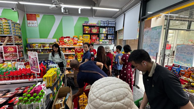 Bán shop chân đế sapphire 2 s201. 01sh18 vinhomes smart city winmart+ thuê 55 triệu/tháng, giá 17 tỷ bao thuế phí. Cơ hội đầu tư có 1-0-2